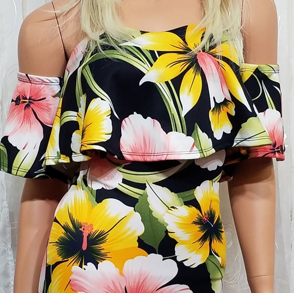 Hawaiin Floral Dress - Picture 7 of 8